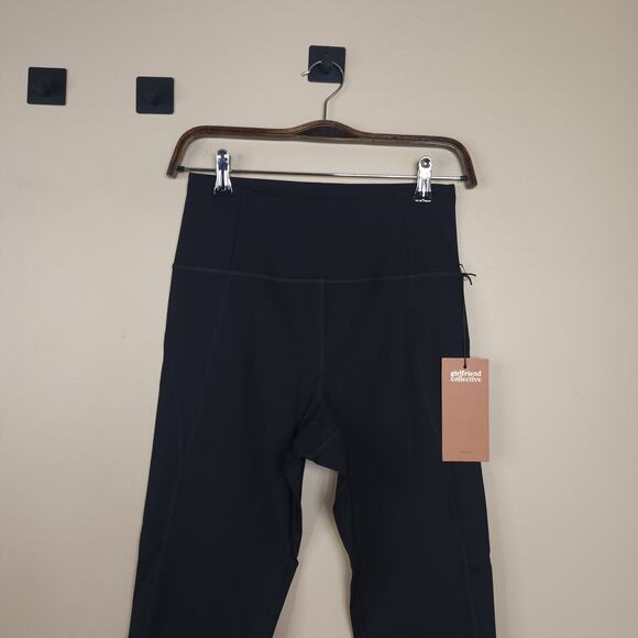 Girlfriend Collective Compressive High-Rise Legging in Black Size M - Picture 3 of 8